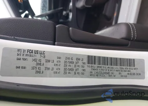 2018 Jeep Grand Cherokee Overland 4X2 из США, поврежденный, VIN 1C4RJECG5JC455405